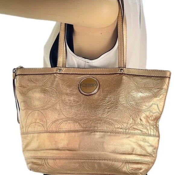 Coach Handbags - COACH Purse Signature Logo Gold Leather Bucket Handbag Medium Tote